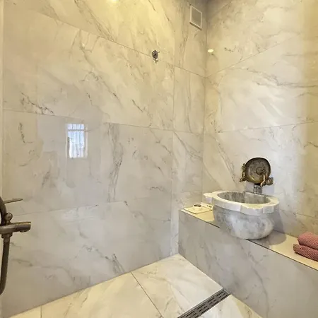 Lägenhet Stylish 1br W Private Turkish Bath • Near Galata Istanbul