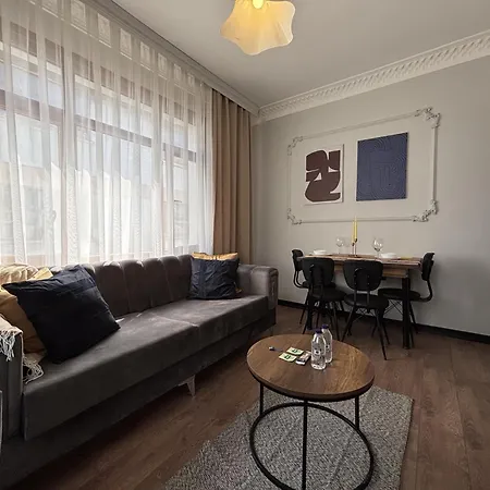 Stylish 1br W Private Turkish Bath • Near Galata
