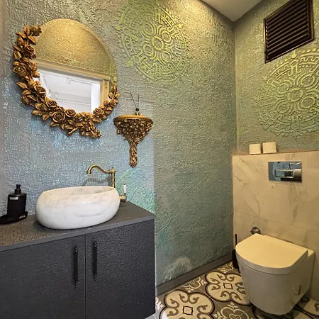 Stylish 1br W Private Turkish Bath • Near Galata Istanbul