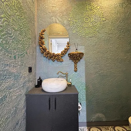 Stylish 1br W Private Turkish Bath • Near Galata *